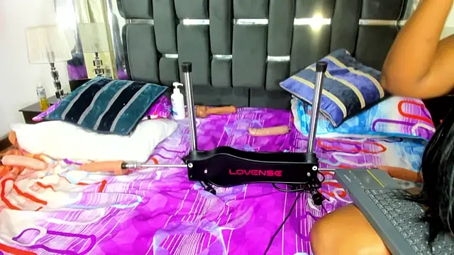 Duo ebony online show from 17, 1, 2025