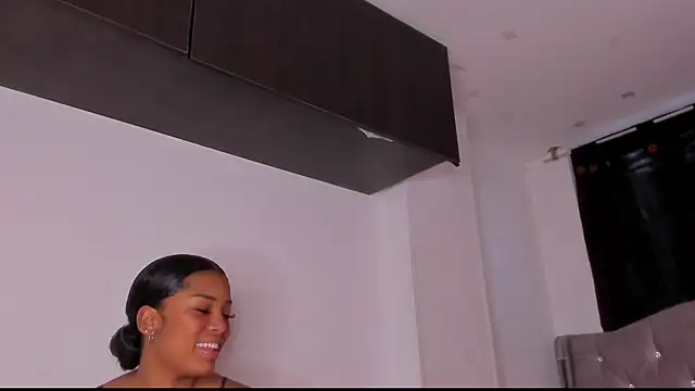 Snapshot of game_with_lesbians_ chatting on 19, 9, 2025 game with lesbians online show from 19, 9, 2025