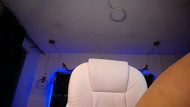 Snapshot of MIA_YOURHOTTIE chatting on 10, 12, 2024 MIA YOURHOTTIE online show from 10, 12, 2024