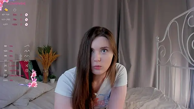 Snapshot of LoraDevon chatting on 27, 2, 2025 LoraDevon online show from 27, 2, 2025