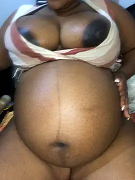 Snapshot of PervertPreggy chatting on 4, 1, 2025 PervertPreggy online show from 4, 1, 2025