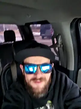 Spunwhiteboy1992 online show from 14, 2, 2026