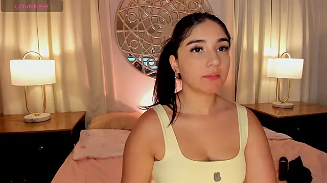Snapshot of Belliinda_21 chatting on 7, 7, 2026 Belliinda 21 online show from 7, 7, 2026