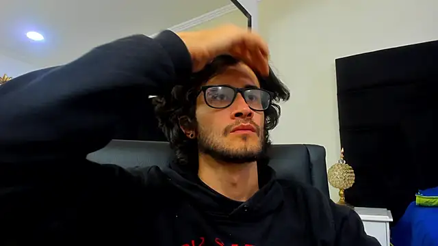 Loggan donnelly online show from 5, 2, 2025