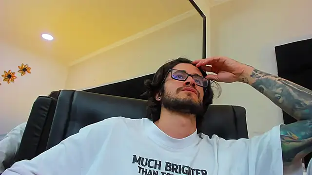 Loggan donnelly online show from 4, 3, 2025