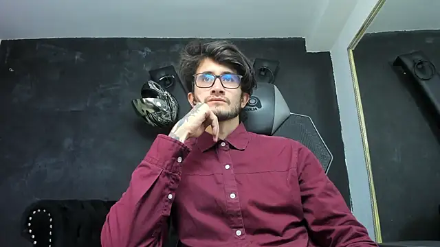 Loggan donnelly online show from 29, 9, 2025