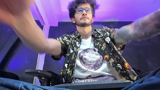 Loggan donnelly online show from 2, 10, 2025