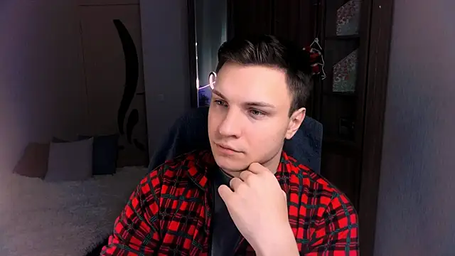 Snapshot of handsome_guy01 chatting on 12, 12, 2024 handsome guy01 online show from 12, 12, 2024