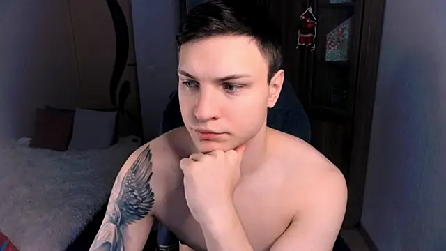 Snapshot of handsome_guy01 chatting on 17, 12, 2024 handsome guy01 online show from 17, 12, 2024