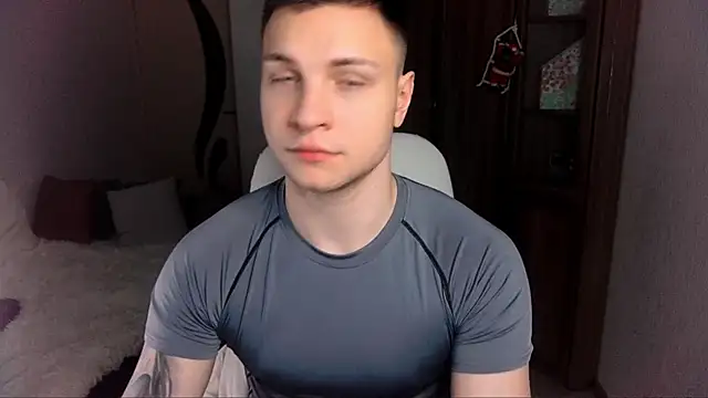 Snapshot of handsome_guy01 chatting on 28, 12, 2024 handsome guy01 online show from 28, 12, 2024