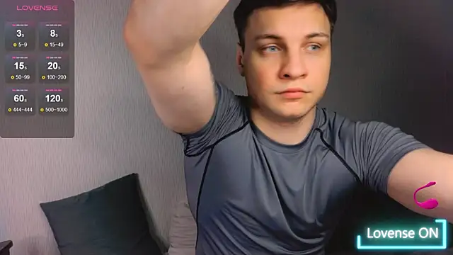 Snapshot of handsome_guy01 chatting on 29, 1, 2025 handsome guy01 online show from 29, 1, 2025