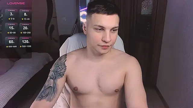 Snapshot of handsome_guy01 chatting on 1, 2, 2025 handsome guy01 online show from 1, 2, 2025