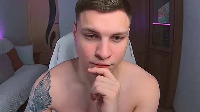 Snapshot of handsome_guy01 chatting on 7, 3, 2025 handsome guy01 online show from 7, 3, 2025