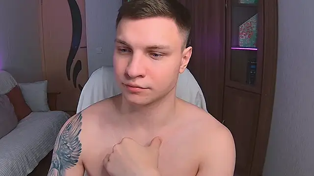 Snapshot of handsome_guy01 chatting on 7, 3, 2025 handsome guy01 online show from 7, 3, 2025