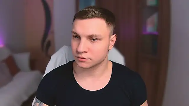 Snapshot of handsome_guy01 chatting on 8, 3, 2025 handsome guy01 online show from 8, 3, 2025