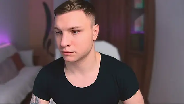 Snapshot of handsome_guy01 chatting on 8, 3, 2025 handsome guy01 online show from 8, 3, 2025