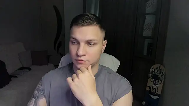 Snapshot of handsome_guy01 chatting on 8, 9, 2025 handsome guy01 online show from 8, 9, 2025