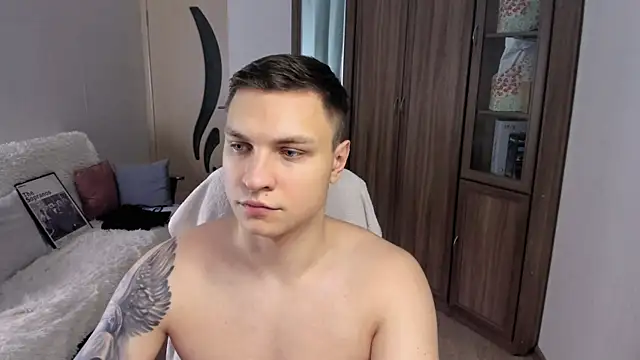 Snapshot of handsome_guy01 chatting on 21, 9, 2025 handsome guy01 online show from 21, 9, 2025