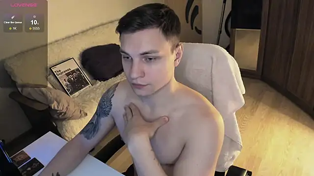 Snapshot of handsome_guy01 chatting on 2, 10, 2025 handsome guy01 online show from 2, 10, 2025