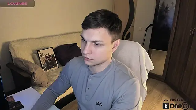 Snapshot of handsome_guy01 chatting on 10, 10, 2025 handsome guy01 online show from 10, 10, 2025