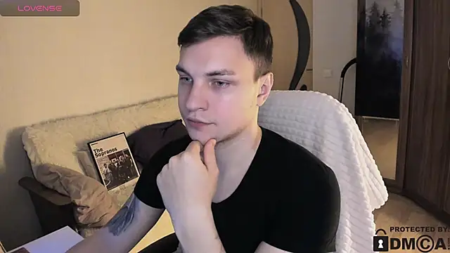 Snapshot of handsome_guy01 chatting on 11, 10, 2025 handsome guy01 online show from 11, 10, 2025