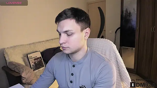 Snapshot of handsome_guy01 chatting on 12, 10, 2025 handsome guy01 online show from 12, 10, 2025