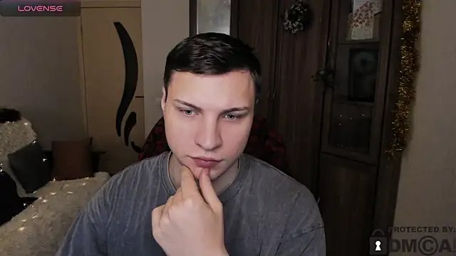 Snapshot of handsome_guy01 chatting on 28, 11, 2025 handsome guy01 online show from 28, 11, 2025