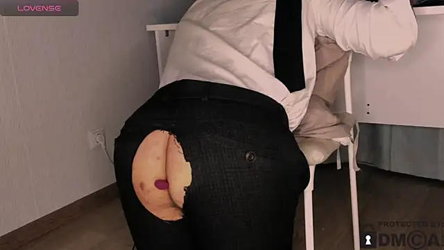 Snapshot of handsome_guy01 chatting on 13, 12, 2025 handsome guy01 online show from 13, 12, 2025