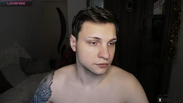 Snapshot of handsome_guy01 chatting on 18, 12, 2025 handsome guy01 online show from 18, 12, 2025