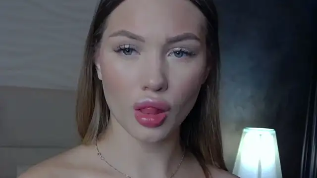 ViolaFlirt online show from 5, 3, 2025