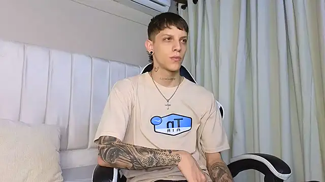 Snapshot of Adam_hard_ chatting on 15, 9, 2025 Adam hard online show from 15, 9, 2025