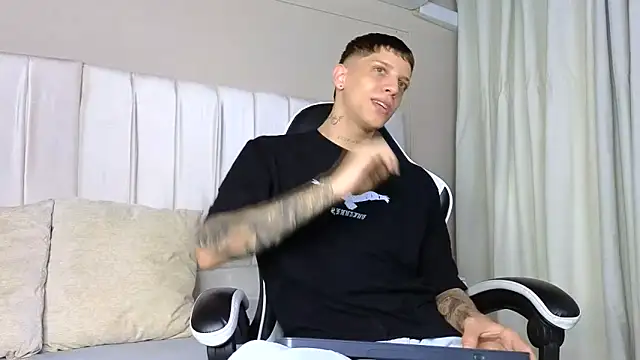 Snapshot of Adam_hard_ chatting on 23, 9, 2025 Adam hard online show from 23, 9, 2025