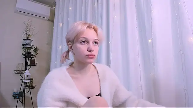 VelvetVixen155 online show from 24, 1, 2025