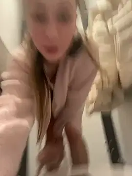 Lia  Love online show from 25, 12, 2024