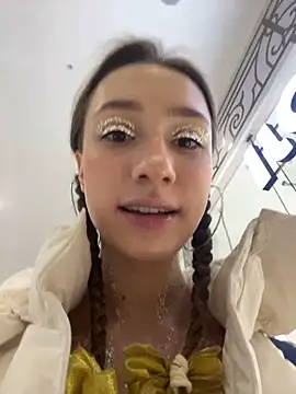 Lia  Love online show from 31, 12, 2024