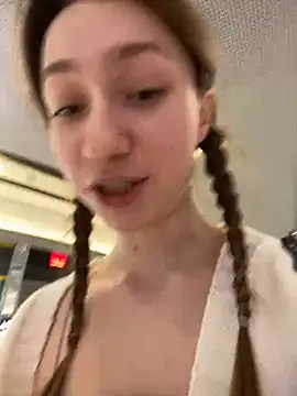 Lia  Love online show from 11, 2, 2025