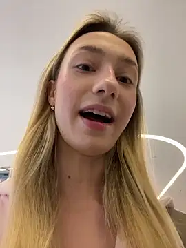 Lia  Love online show from 13, 11, 2025