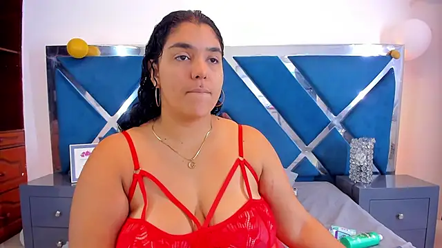 Tiffanymiller00 online show from 19, 12, 2025