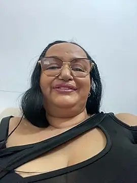 GiaNahomi online show from 12, 1, 2025