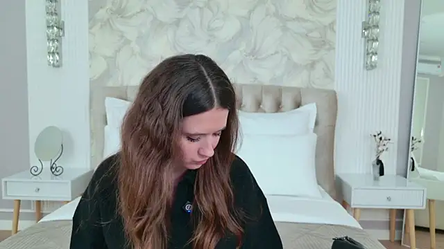 milaleoneli online show from 24, 9, 2025