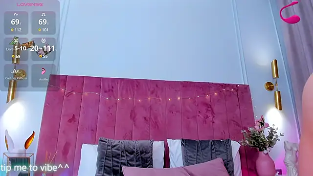 Mayzzie online show from 8, 2, 2025