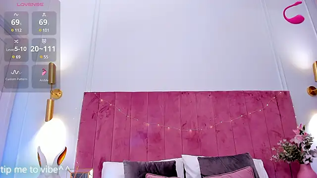 Mayzzie online show from 9, 3, 2025