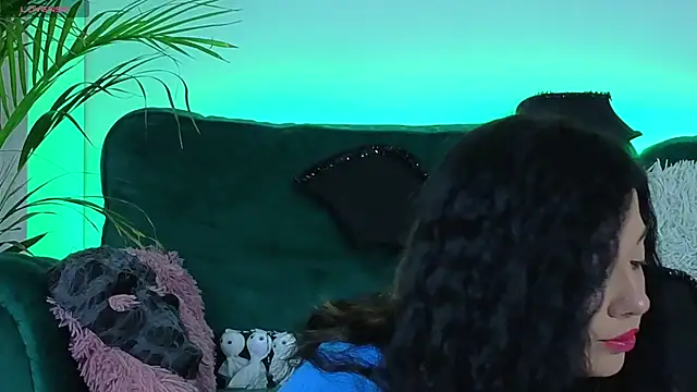 Snapshot of AveryWillow chatting on 25, 10, 2025 AveryWillow online show from 25, 10, 2025