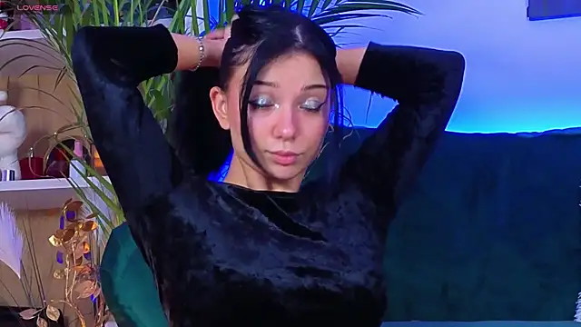 Snapshot of AveryWillow chatting on 26, 11, 2025 AveryWillow online show from 26, 11, 2025