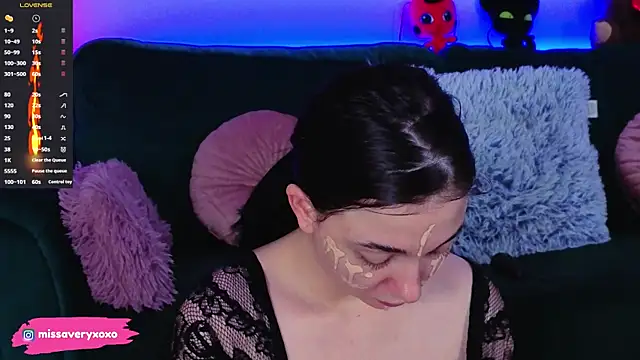 AveryWillow online show from 3, 4, 2026