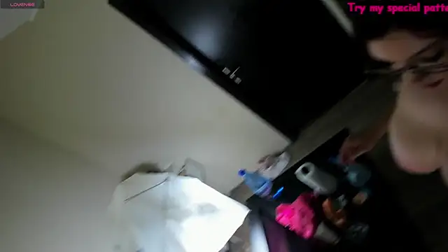 Snapshot of Milla_Heart chatting on 3, 2, 2025 Milla Heart online show from 3, 2, 2025