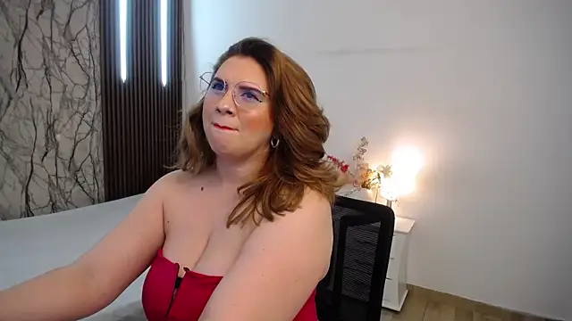 MartinaGuzmann online show from 8, 3, 2025