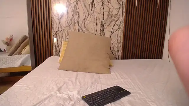 MartinaGuzmann online show from 9, 3, 2025