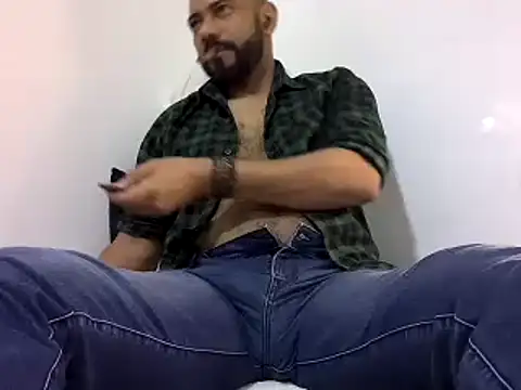 Snapshot of bruce_bigg chatting on 6, 2, 2025 bruce bigg online show from 6, 2, 2025