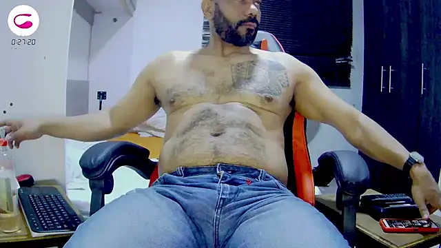 Snapshot of bruce_bigg chatting on 11, 10, 2025 bruce bigg online show from 11, 10, 2025